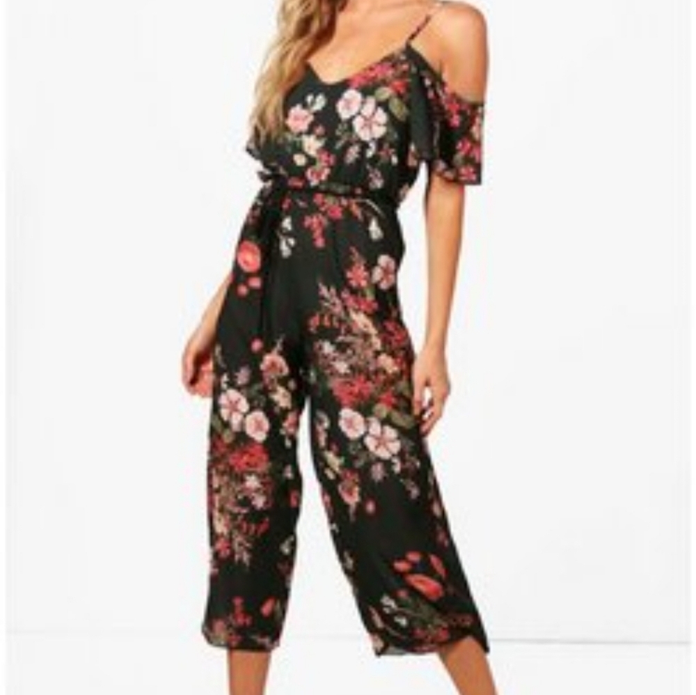 UO Very J‎  Floral Cold Shoulder Jumpsuit in White Size L